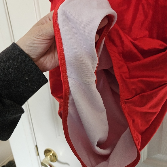 SHEIN PLUS SOLID RUFFLE TRIM ONE PIECE SWIMSUIT - Picture 8 of 11